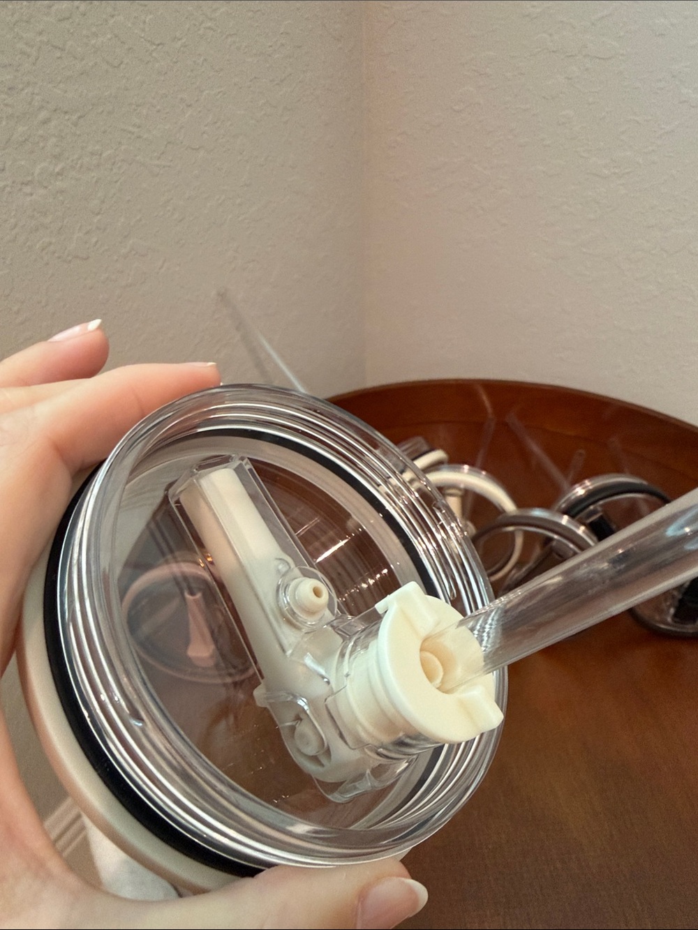 Hydrojug 40oz traveler and 1 40oz sport removable lids selling as a bundle - Picture 5 of 14